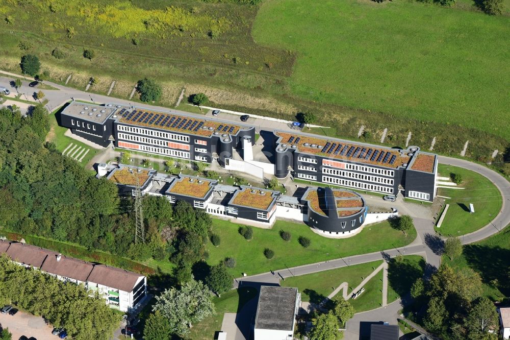 Campus- Gebäude Duale Hochschule Baden-Württemberg Lörrach an der Hangstraße in Lörrach im Bundesland Baden-Württemberg, Deutschland